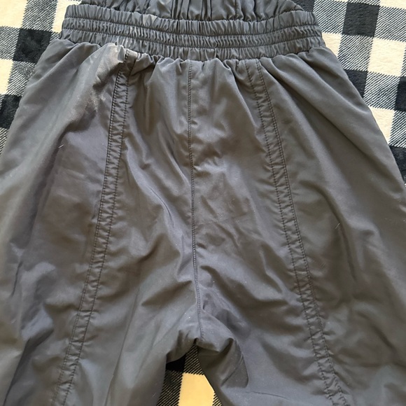 OSSI Women's Black Skiwear - Picture 4 of 7